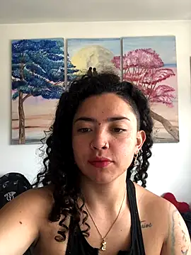 Paris 11 online show from 09.23.25