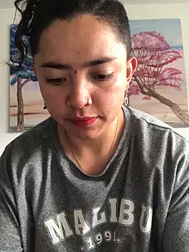 Paris 11 online show from 09.25.25