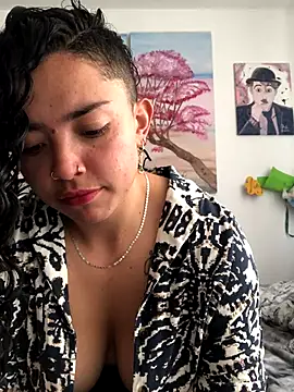 Paris 11 online show from 11.25.25