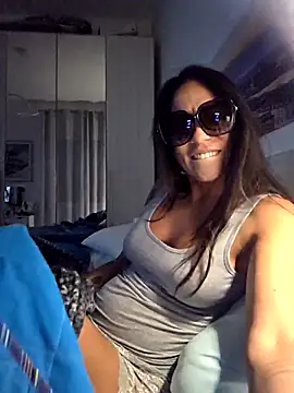 Snapshot of sexy7883 chatting on 10.04.25 sexy7883 online show from 10.04.25