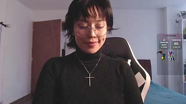 Ellyuwuw online show from 10.11.25