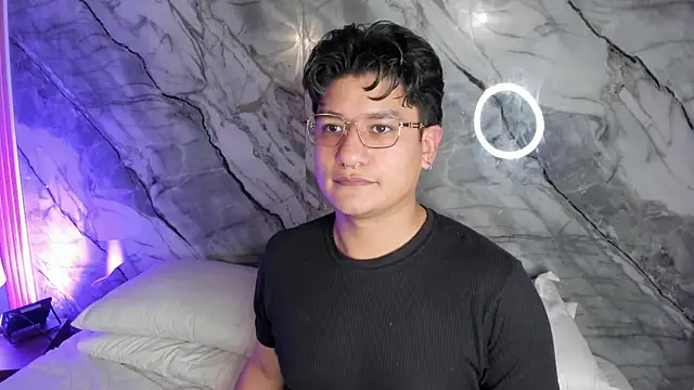 Snapshot of Dante_Callahan chatting on 11.15.25 Dante Callahan online show from 11.15.25