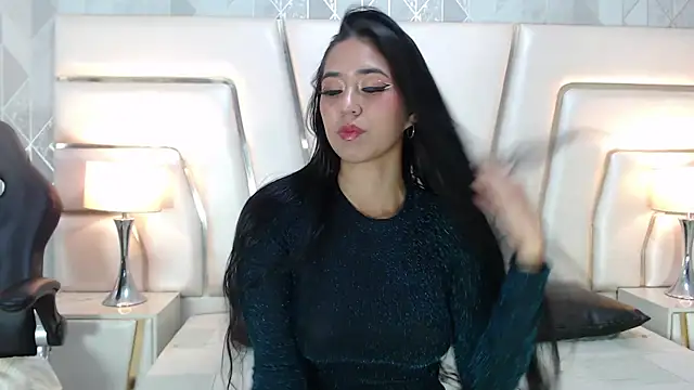 Snapshot of VioletPons chatting on 11.01.25 VioletPons online show from 11.01.25