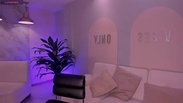 SussyBellX online show from 02.14.26