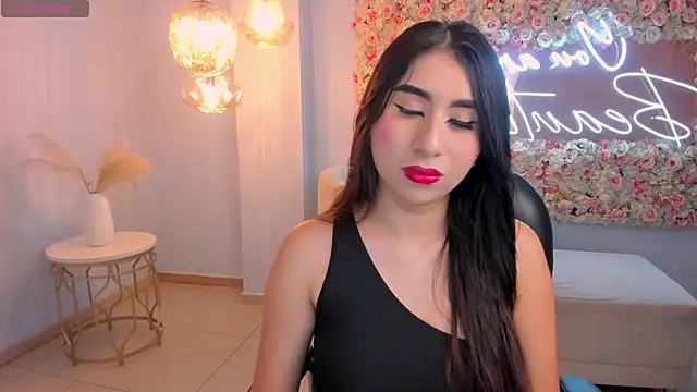 Snapshot of MayaMoretti_ chatting on 10.22.25 MayaMoretti online show from 10.22.25