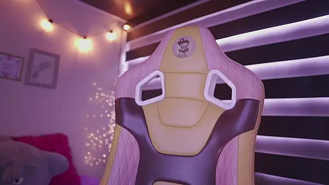 Rebecah 1 online show from 11.19.25