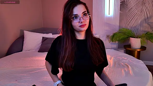 LeaMelone online show from 11.30.25