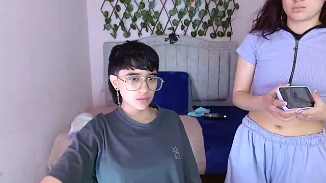 Snapshot of Britney_thx chatting on 12.16.25 Britney thx online show from 12.16.25