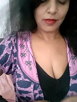 Snapshot of Deepa_Sharma143 chatting on 09.30.25 Deepa Sharma143 online show from 09.30.25