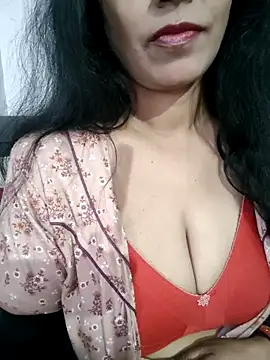Deepa Sharma143 online show from 11.12.25