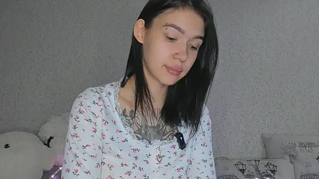 Snapshot of ArianaWalker77 chatting on 09.28.25 ArianaWalker77 online show from 09.28.25