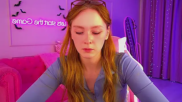 Snapshot of AgataFoxley chatting on 11.05.25 AgataFoxley online show from 11.05.25