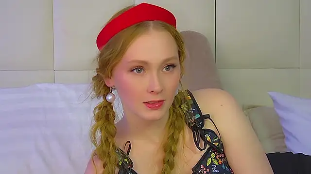 Snapshot of AgataFoxley chatting on 11.27.25 AgataFoxley online show from 11.27.25