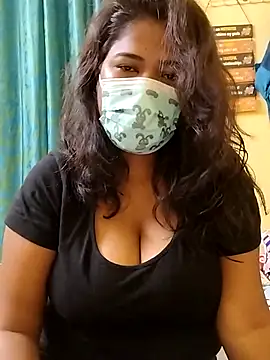 Snapshot of HAANNIAA chatting on 09.13.25 HAANNIAA online show from 09.13.25