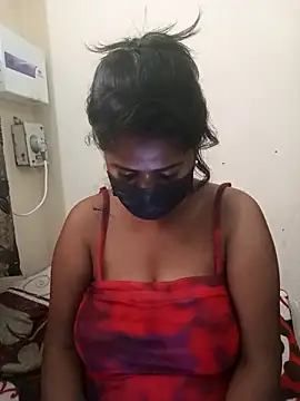 Snapshot of HAANNIAA chatting on 11.21.25 HAANNIAA online show from 11.21.25