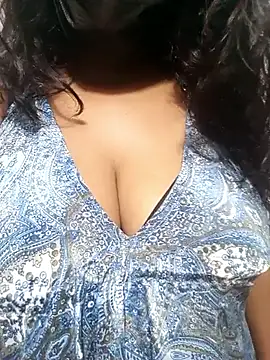 Snapshot of HAANNIAA chatting on 12.04.25 HAANNIAA online show from 12.04.25