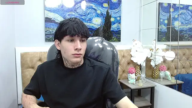 Iantwink18 online show from 11.13.25