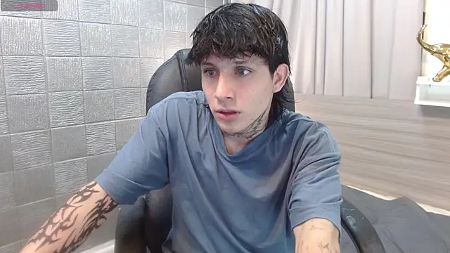 Iantwink18 online show from 11.18.25