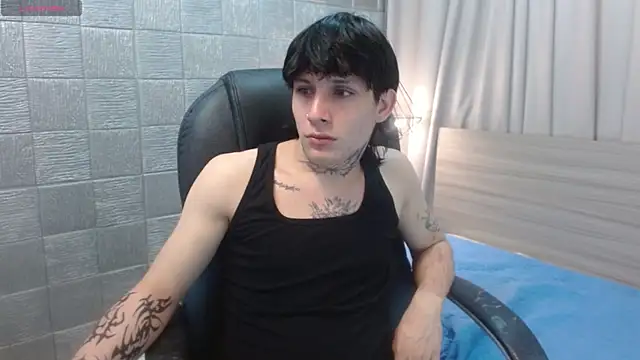 Iantwink18 online show from 11.21.25