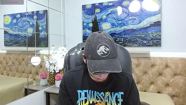 Iantwink18 online show from 12.18.25