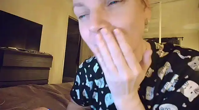 aussiepeaches online show from 02.27.25