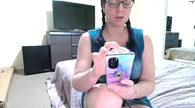 aussiepeaches online show from 02.27.25