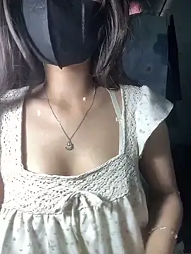 Snapshot of Fin-xinh18 chatting on 10.05.25 Fin-xinh18 online show from 10.05.25
