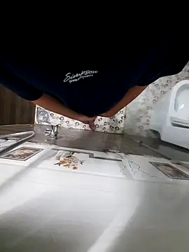 Snapshot of winter0cold_ chatting on 10.17.25 winter0cold online show from 10.17.25