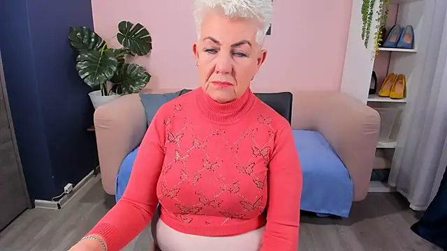 HotandMature online show from 11.02.25