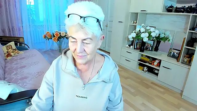 HotandMature online show from 12.22.25