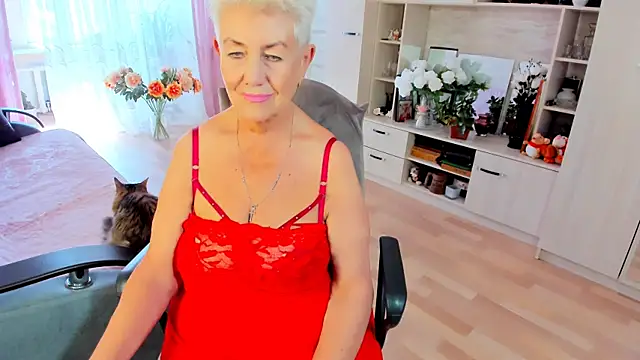 Snapshot of HotandMature chatting on 07.23.26 HotandMature online show from 07.23.26