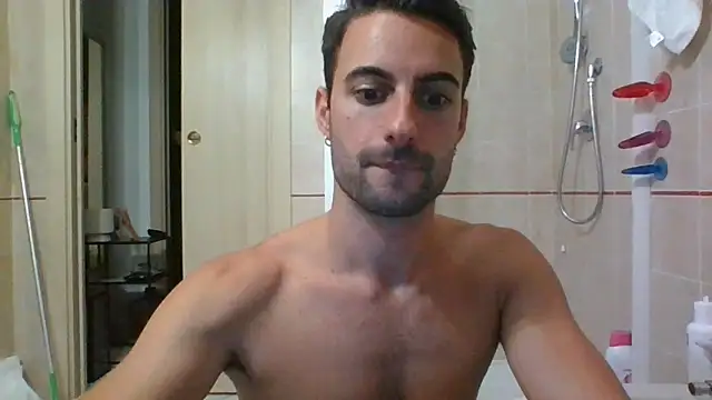 Snapshot of Amicisegreti chatting on 10.04.25 Amicisegreti online show from 10.04.25