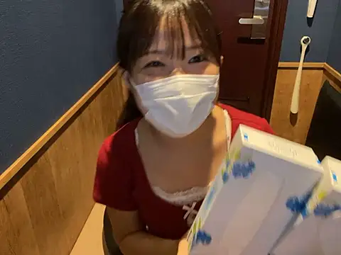 Snapshot of hikiwarinatto_xoxo chatting on 09.21.25 hikiwarinatto xoxo online show from 09.21.25