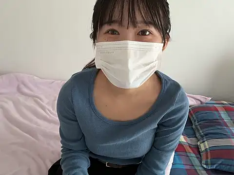 Snapshot of hikiwarinatto_xoxo chatting on 10.19.25 hikiwarinatto xoxo online show from 10.19.25