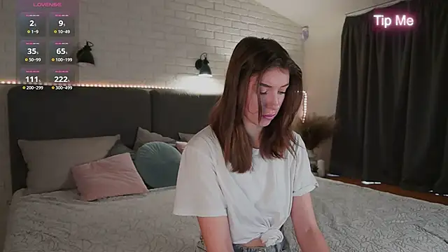 SweetVikki online show from 02.17.26