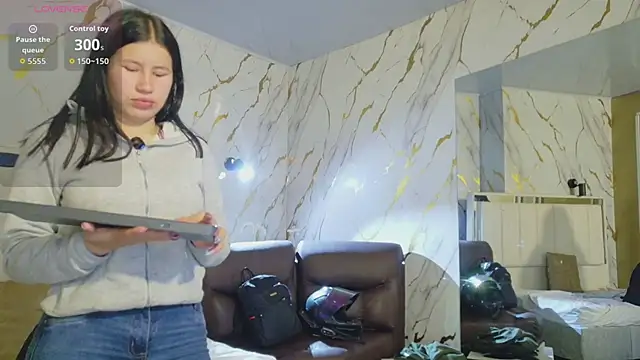 Olivia11  online show from 04.23.26