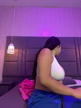 SofiaWildee online show from 09.25.25