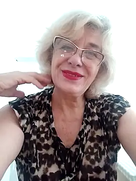 Snapshot of 52MiaLove02 chatting on 09.15.25 52MiaLove02 online show from 09.15.25