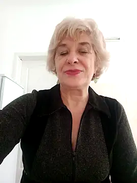Snapshot of 52MiaLove02 chatting on 10.02.25 52MiaLove02 online show from 10.02.25