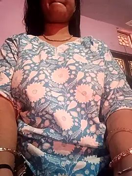 priya-kumari22 online show from 12.18.25