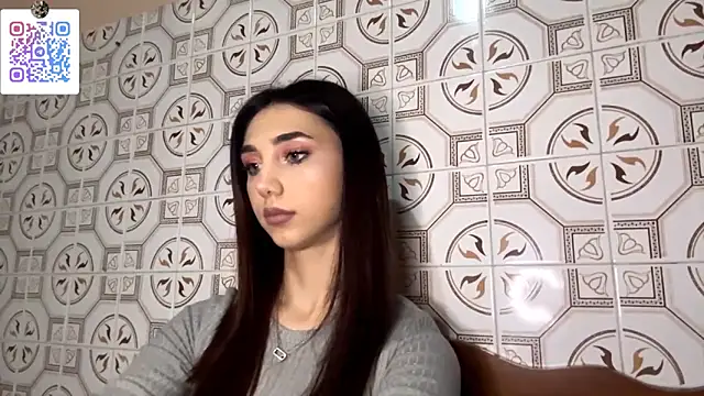 LinaMour online show from 12.15.25