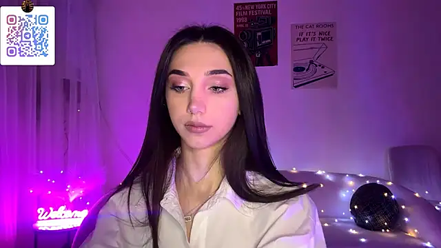 LinaMour online show from 03.31.26