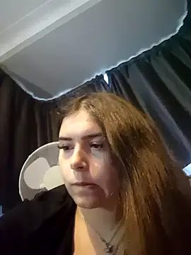 Snapshot of KatieLace chatting on 09.17.25 KatieLace online show from 09.17.25