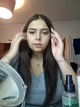 Snapshot of KatieLace chatting on 09.18.25 KatieLace online show from 09.18.25