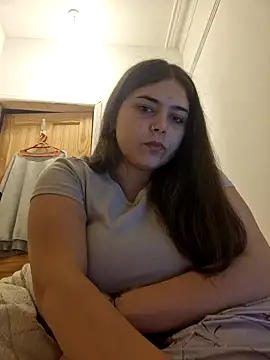 Snapshot of KatieLace chatting on 10.16.25 KatieLace online show from 10.16.25