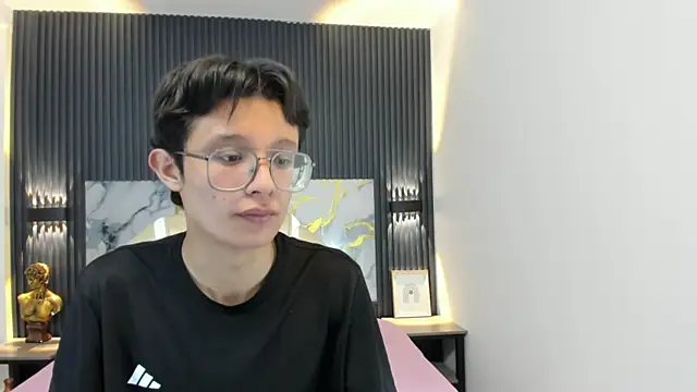 SantiagoRusso18 online show from 11.10.25