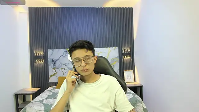 SantiagoRusso18 online show from 02.21.26