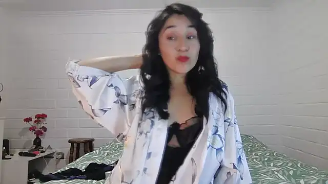 Snapshot of KalosGyne chatting on 05.25.26 KalosGyne online show from 05.25.26