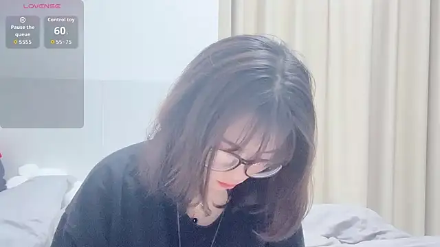 Snapshot of Xoxo-258 chatting on 10.16.25 Xoxo-258 online show from 10.16.25