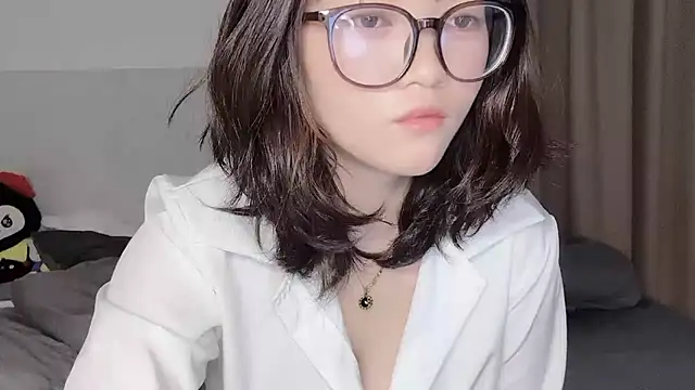 Snapshot of Xoxo-258 chatting on 10.20.25 Xoxo-258 online show from 10.20.25